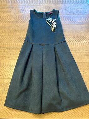 Girls deep green Sleeveless Floral Appliqué Dress
